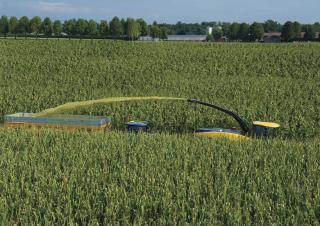 Sklízecí řezačky - pohon na 4 kola New Holland FR 780
