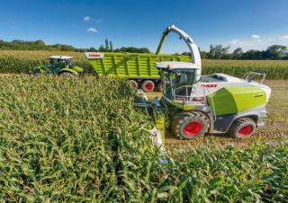 Sklízecí řezačky - pohon na 4 kola Claas Jaguar 870