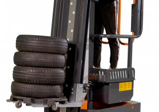Teleskopické pracovní plošiny Sloupové pracovní plošiny Faraone Elevah 40 Tires