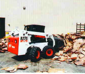 Smykem řízené nakladače Bobcat A 220
