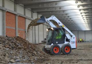 Smykem řízené nakladače Bobcat S450