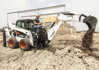 Smykem řízené nakladače Bobcat S530