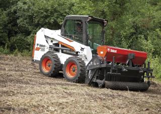 Smykem řízené nakladače Bobcat S550