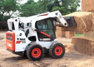 Smykem řízené nakladače Bobcat S650