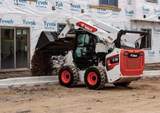 Smykem řízené nakladače Bobcat S76