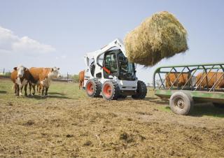 Smykem řízené nakladače Bobcat S770