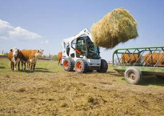 Smykem řízené nakladače Bobcat S770