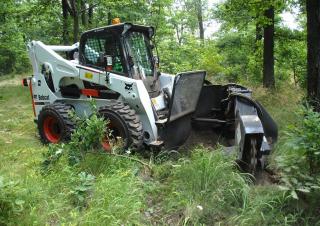 Smykem řízené nakladače Bobcat S850