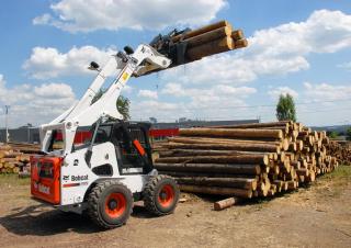 Smykem řízené nakladače Bobcat S850