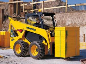 Smykem řízené nakladače Komatsu SK820-5