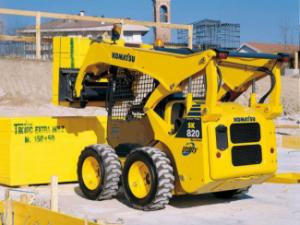 Smykem řízené nakladače Komatsu SK820-5