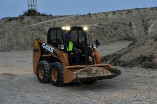 Smykem řízené nakladače Case SR 150