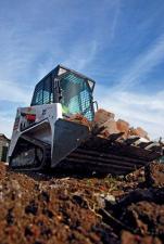 Smykem řízené nakladače Bobcat T110