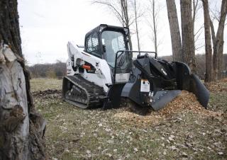 Smykem řízené nakladače Bobcat T770