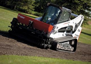 Smykem řízené nakladače Bobcat T770