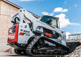 Smykem řízené nakladače Bobcat T870