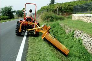 Technika pro letní údržbu Svahové sekačky Berti TA/L 145