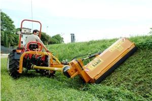 Technika pro letní údržbu Svahové sekačky Berti TA/L 145
