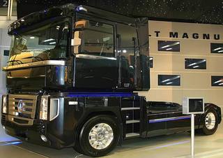 Kamiony Tahače Renault MAGNUM AE 385.18T