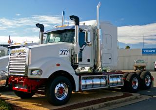 Kamiony Tahače Mack SuperLiner RWL712L CA494 ETAZ673A 4x2