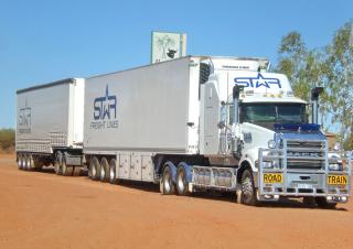 Kamiony Tahače Mack SuperLiner RWS712L CA494 ETAZ673A 4x2