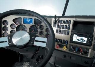 Kamiony Tahače Mack TITAN Day Cab ISX 550 8x6