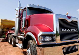 Kamiony Tahače Mack TITAN Day Cab MP10 8x4