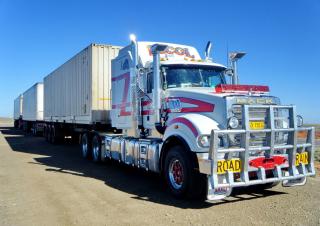 Kamiony Tahače Mack TITAN Day Cab MP10 8x4