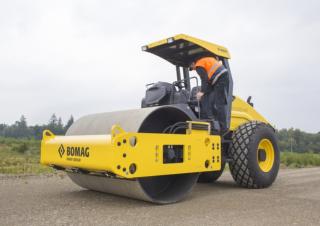 Válce Tahačové válce Bomag BW 211 D-40 SL