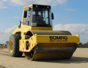 Válce Tahačové válce Bomag BW 214 D-4