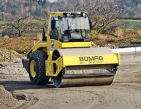Válce Tahačové válce Bomag BW 214 DH-4