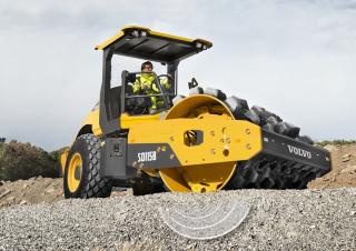Válce Tahačové válce Volvo SD115B