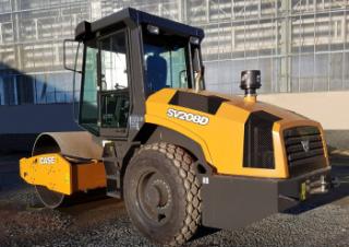 Válce Tahačové válce Case SV208D
