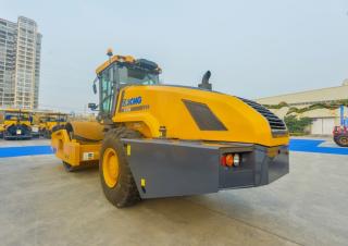 Válce Tahačové válce XCMG XS335 