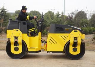 Válce Tandemové vibrační válce Bomag BW 131 AD-5
