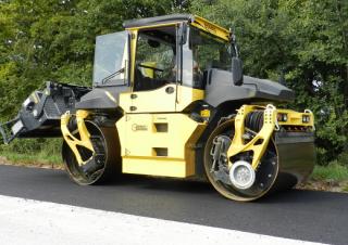 Válce Tandemové vibrační válce Bomag BW 174 AP 4f