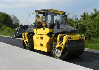 Válce Tandemové vibrační válce Bomag BW 174 AP 4i AM