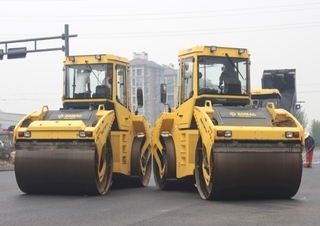 Válce Tandemové vibrační válce Bomag BW 203 ADO-4