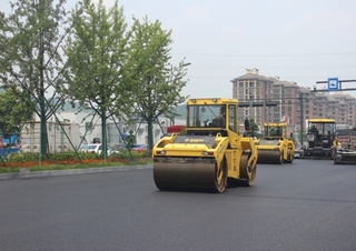 Válce Tandemové vibrační válce Bomag BW 203 ADO-4