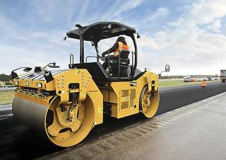 Válce Tandemové vibrační válce Caterpillar CB66B