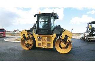 Válce Tandemové vibrační válce Caterpillar CD54B
