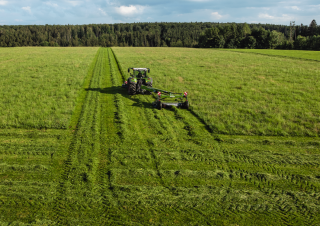 Tažené diskové žací lišty s kondicionérem Fendt Slicer 313 T KC