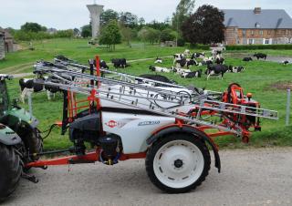 Tažené postřikovače Kuhn Atlantique 2400