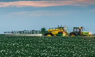 Tažené postřikovače John Deere M 962 i