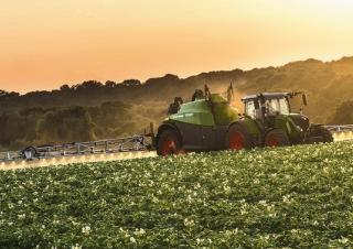 Tažené postřikovače Fendt Rogator 366