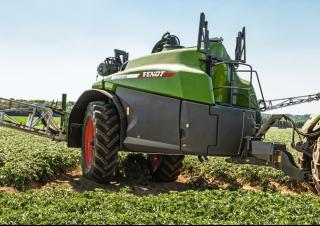 Tažené postřikovače Fendt Rogator 366
