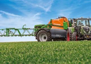 Tažené postřikovače Amazone UX 6201 Super (24) 