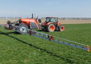 Tažené postřikovače Kubota XTS4-4.600l