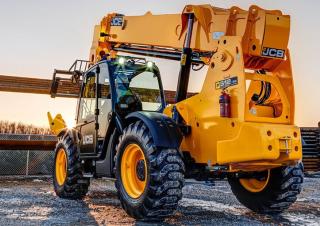 Teleskopické manipulátory JCB 512-56