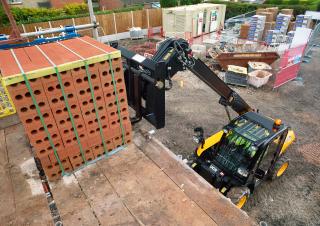 Teleskopické manipulátory JCB 516-40